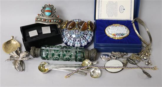 Mixed collectables including paperweight, scent bottle, silver condiment spoons, silver pendant and Theo Fennell cufflinks, etc.